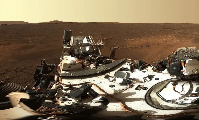 O primeiro panorama de Marte em grande resolução e 5600 fotos do rover Perseverance