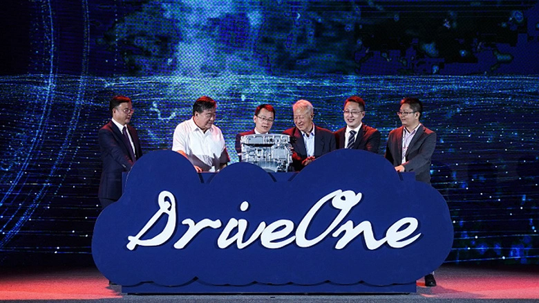 Huawei lancia il sistema di trazione elettrica DriveOne per auto