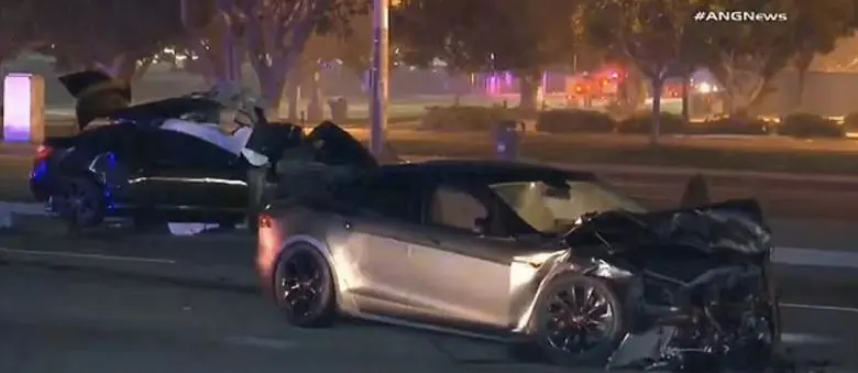 Tesla Autopilot causou um acidente, o motorista é acusado de assassinato