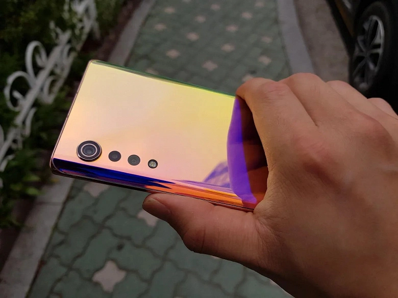 LG deixou o mercado de smartphones, mas hoje libera para o seu aparelho de design Velvet Android 12