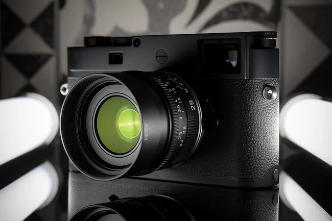 レンズオプションLeica Summicron-M 28mm F2 ASPHは、ブレンドを内蔵しており、4495ドルで推定されています