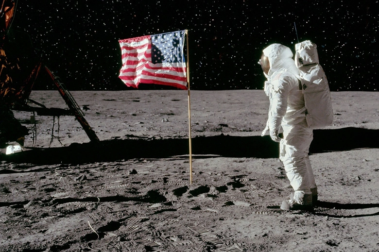 Les États-Unis enverront la première femme sur la lune
