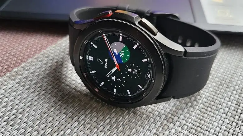 Smart Samsung Galaxy Watch 4 clássico relógio com LTE a uma oferta de preço baixo recorde no eBay