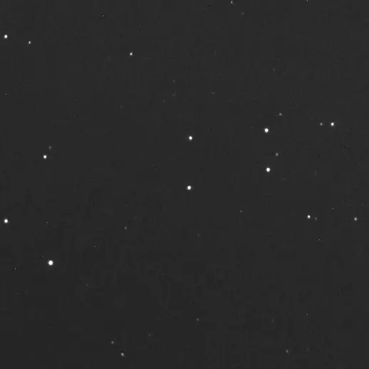 今年の最大の小惑星は、5月27日に地面に近づきます。アマチュア望遠鏡でも観察できます