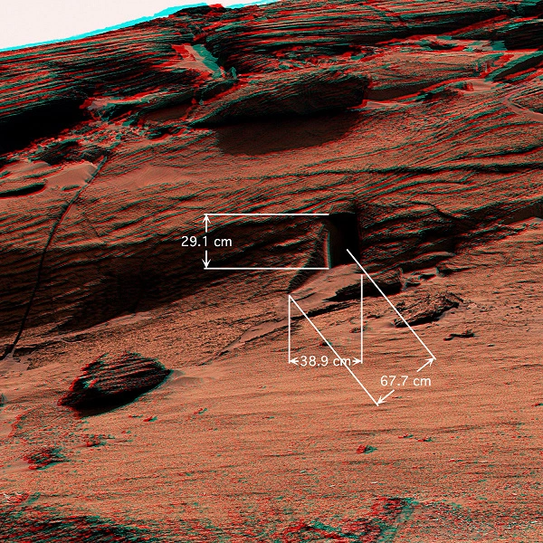 Os cientistas da NASA chamaram a “porta do templo”, “porta de cachorro” descoberta nas fotografias de Marte