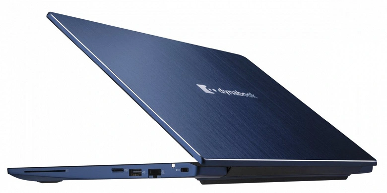 일본어 브랜드, 얇고 가벼운 하우징, RJ45 포트 및 최신 CPU Intel. 발표 된 노트북 DynaBook Portege x40-K.