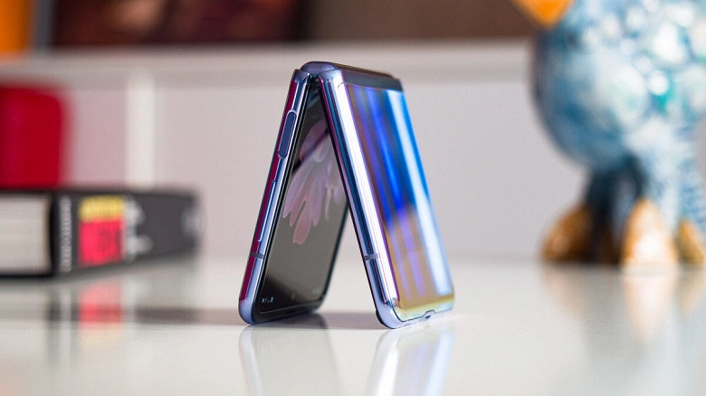 Samsung Galaxy Z Flip 4는 배터리가 증가한 Snapdragon 8 Gen 1+를 받고 Galaxy Z Flip 3보다 저렴합니다.