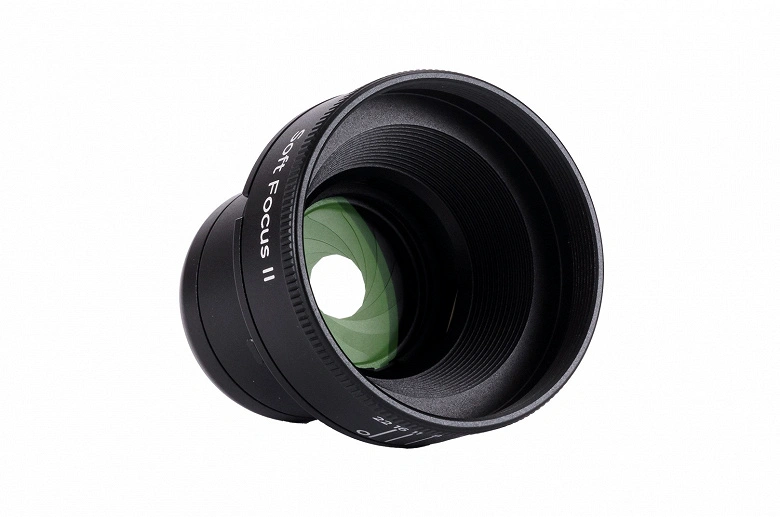 Apresentou Lensbaby Focus Soft II Lens, que cria imagens suaves e sonhadoras 