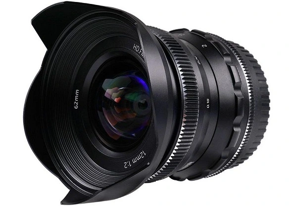 Pergear 12 mm 1: 2 APS-C-Objektiv mit Sony E-, Fujifilm X-, Nikon F- und M4 / 3-Halterungen erhältlich
