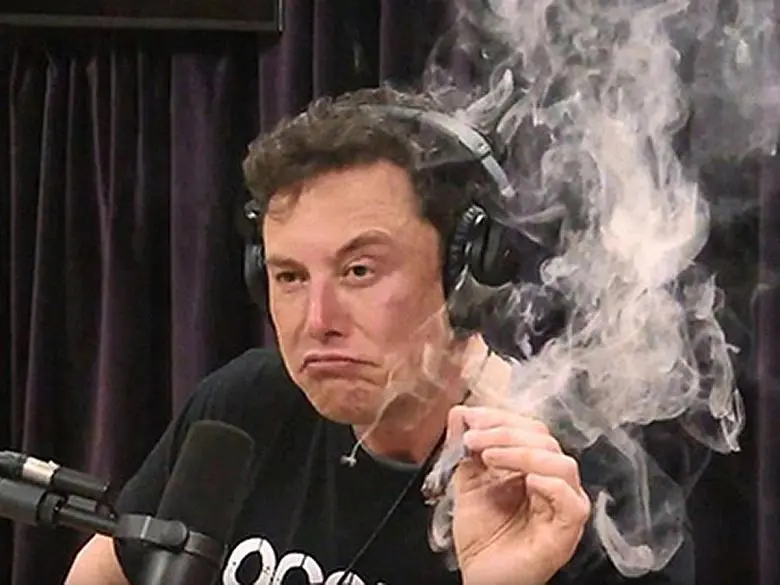 Elon Musk, der Tesla Shares abgebaut hat, versucht, die Situation zu korrigieren. Milliardär änderte seine Meinung, um Mitarbeiter zu entlassen