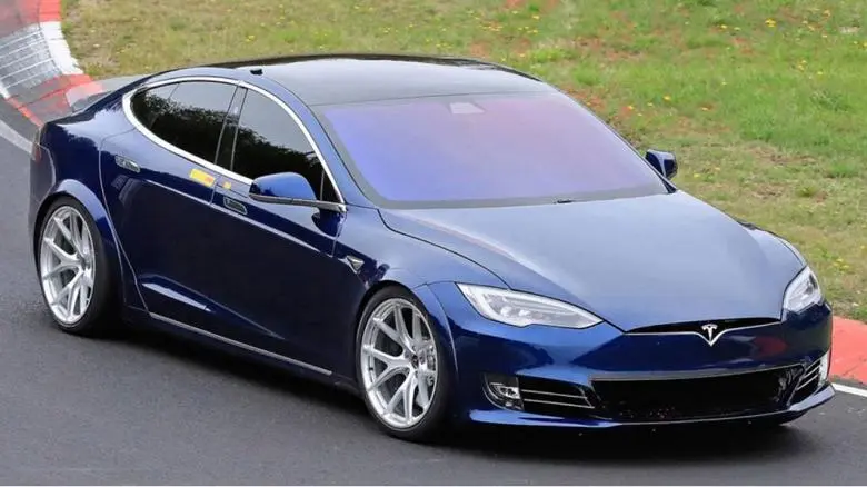 Ilona Mask est invité à ralentir et à améliorer la qualité des véhicules électriques Tesla