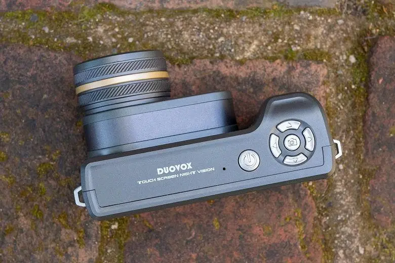 La caméra de vision de nuit de Duovox Mate Pro Night vous permet d'obtenir des images en couleur même dans l'obscurité de hauteur