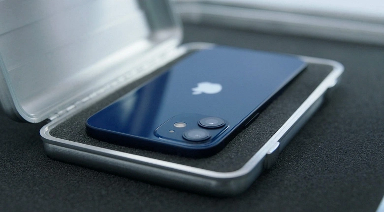 Apple desapontou com vendas do iPhone 12 mini