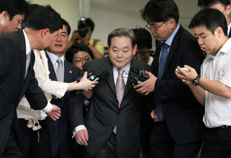 Il leggendario capo di Samsung - Lee Kun-hee muore