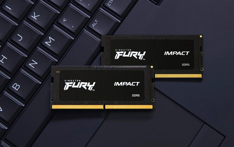 Kingston Fury DDR5 SODIMM-Speichermodule werden auf einem und sätzen von zwei Teilen mit insgesamt bis 64 GB angeboten.