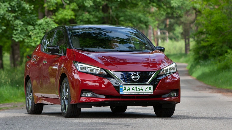 Eine der beliebtesten Elektroautos in der Welt des Nissan-Blattes begann in der Ukraine offiziell zu verkaufen