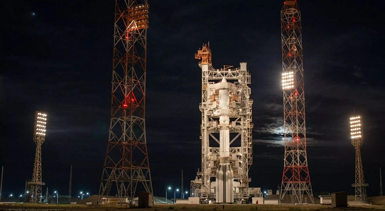 Il razzo pesante "proton-m" verrà lanciato da Baikonur Angolan Telecommunication Satellite Angosat-2