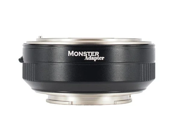 MonsterAdapter LA-FE1은 많은 소니 카메라에서 Nikon AF-I, AF-P 및 AF-S 렌즈에 자동 초점을 제공합니다.