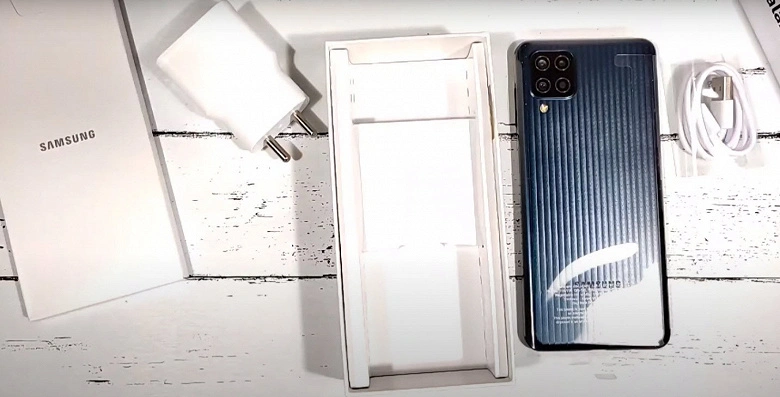 Une semaine à l'annonce: déballage et autonomie de Samsung Galaxy M32