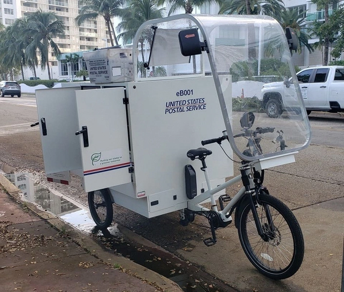 Après un scandale fort, le service postal américain passe aux vélos électriques