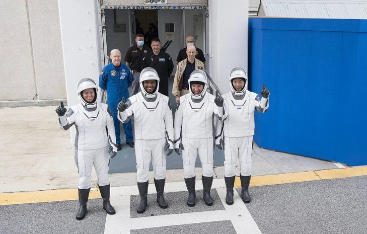 Le vaisseau spatial SpaceX Crew-1 devrait voler demain