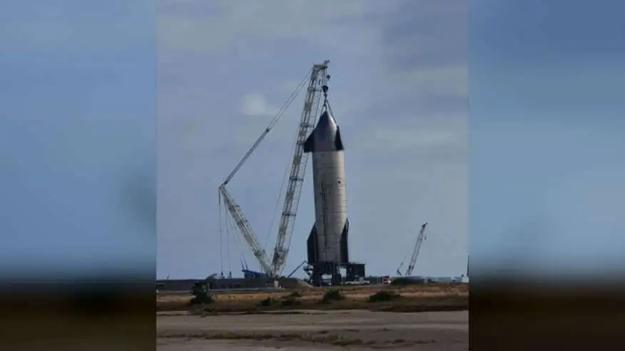 SpaceX Starship SN9가 발사대에 있습니다.
