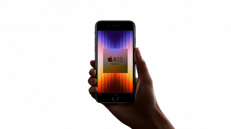 애플은 새로운 iPhone SE의 GPU를 자르지 않았다. 그래픽 핵의 수는 iPhone 13 및 13 mini와 동일합니다.