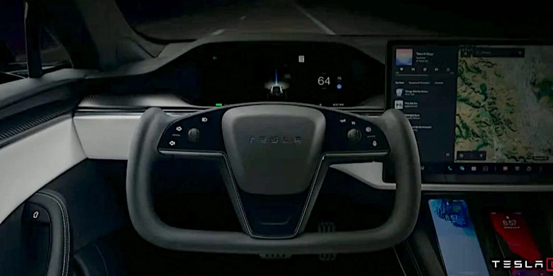 Tesla Model S Plaid s'est avéré inconfortable lors de la conduite dans la ville et le stationnement