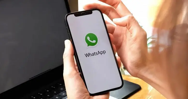 Le "reazioni" per tutti gli utenti sono diventate disponibili in WhatsApp