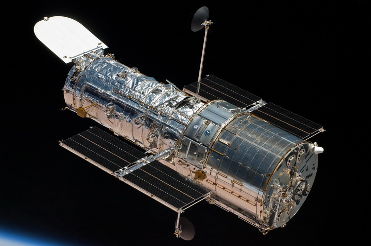 NASAは、ソフトウェアの不具合の後にハッブル望遠鏡を修正し、さらにいくつかの問題を明らかにしました