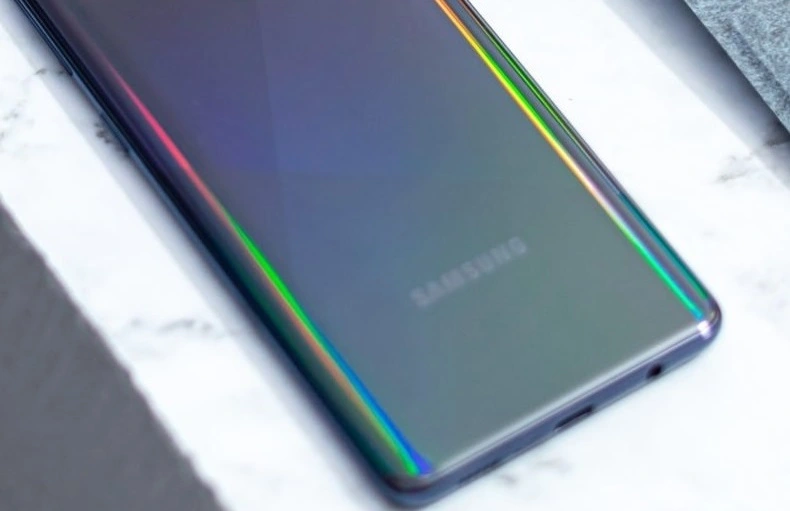 Das Samsung Galaxy A52 5G erhält eine wasserdichte Hülle und ein Display