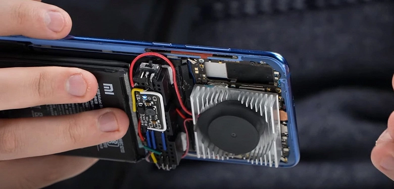 100-Dollar Xiaomi Mi 9 mit einem 9900-mAh-Akku in ein echtes Spielmonster verwandelt