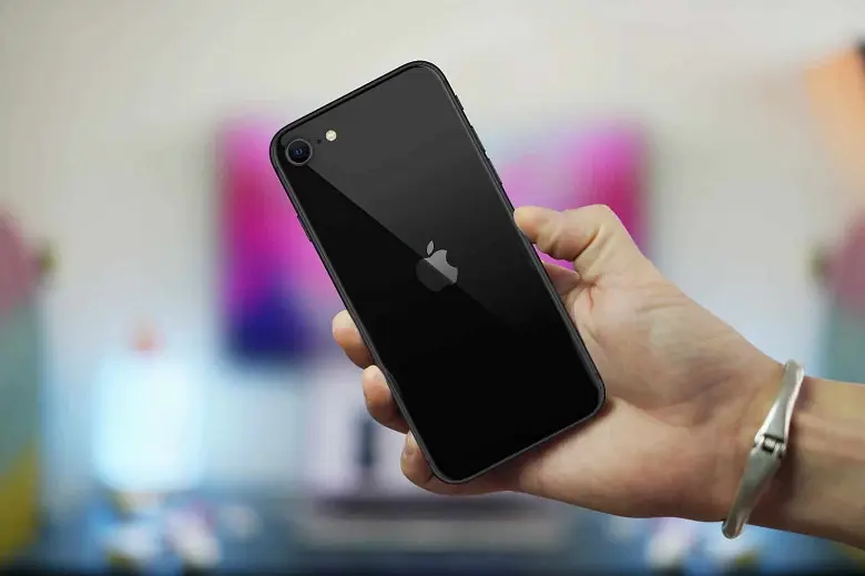 iPhone SE 3はクラシックリンゴの恋人のためのコンパクトなスマートフォンのままです