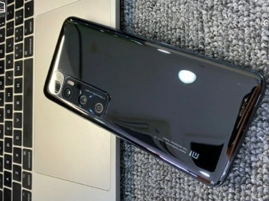 Xiaomi Mi 10 migliorato si è rivelato simile a Mi 10 Ultra