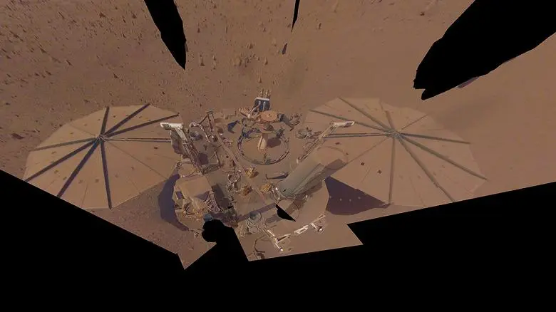 La sonda per intuizione della NASA ha inviato selfie addio da Marte prima del "pensionamento"