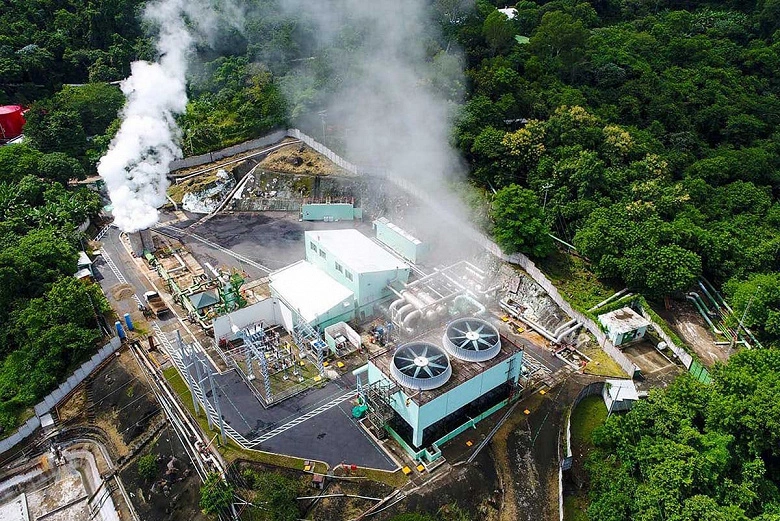 火山とのビットコインマイニングSalvador Luesは鉱夫を格安な地熱エネルギー、ビーチ、そして多くの税の欠如