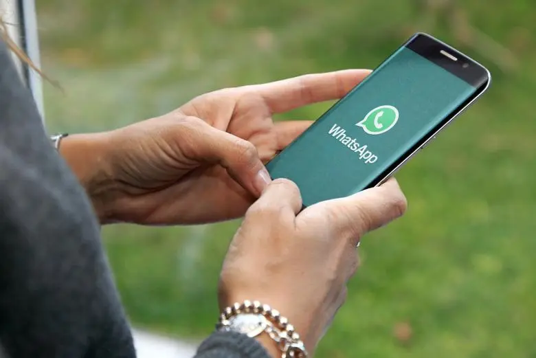 WhatsAppは偽造に苦労し、ユーザーが送信できるメッセージの数を制限します