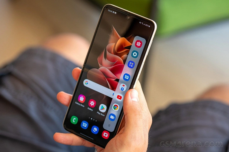 Samsung Galaxy Z Flip4は追加の画面を増やします