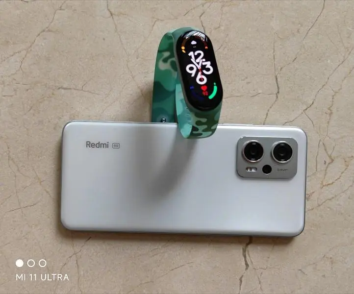 Die ersten lebenden Fotos Xiaomi Mi Band 7 und Redmi Note 11t Pro+