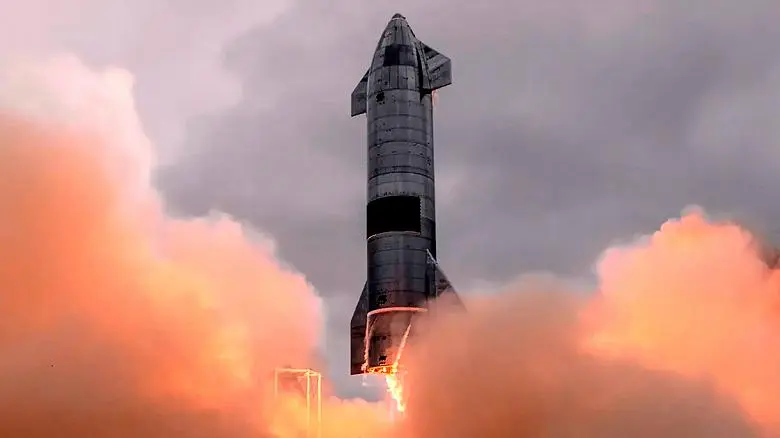 O lançamento orbital da nave gigante de foguetes quebrou. Ela não voará antes de junho