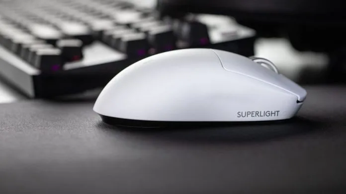 Logitech presenta il suo mouse da gioco wireless più leggero