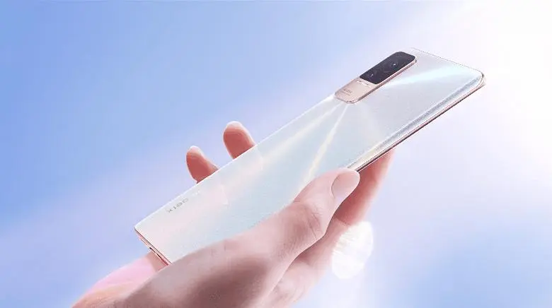 「突然軽くて薄く」 Xiaomiは公式ビデオでXiaomi Civi 1Sスマートフォンを示した