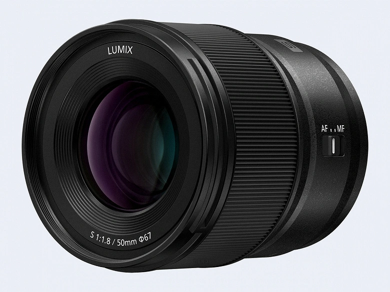Präsentiert Panasonic Lumix S 50mm F1.8 (S-S50) Objektiv zu einem Preis von 450 Dollar.