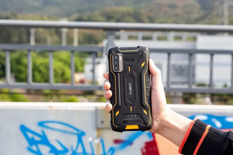Introduziu o primeiro smartphone indestrutível KingKong 5 Pro com alto-falantes estéreo, NFC e bateria de 8000 mAh