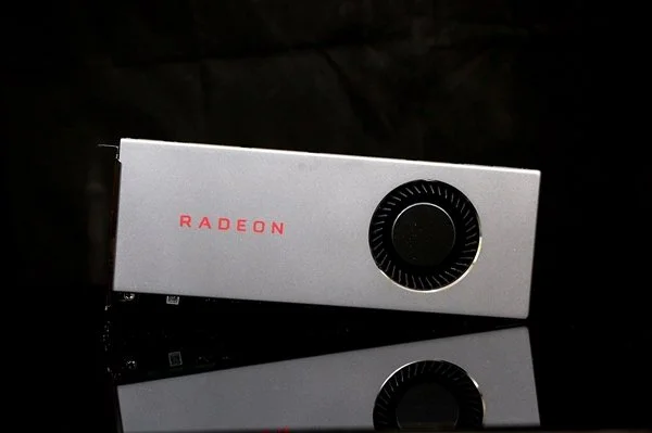 AMD continuera à produire la Radeon RX 5000, et la Radeon RX 5500 deviendra même moins chère