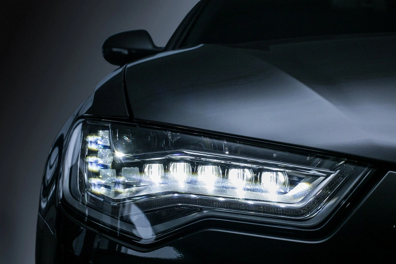 Secondo Analytics strategy, i LED sono diventati una fonte di luce dominante nelle auto.