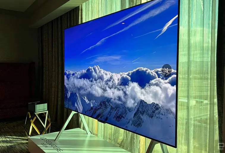 LGは、4K 120Hzビデオをワイヤレスでストリーミングできる97インチOLED TVを展示しました