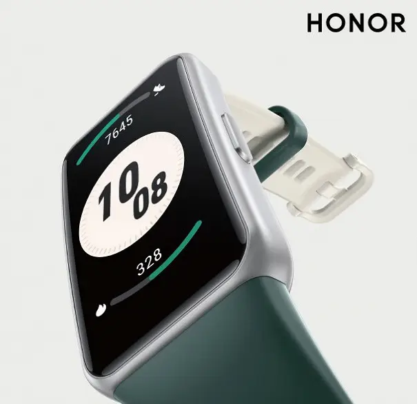 Ecrã de 1,47 polegadas, sensores de frequência cardíaca e SpO2, 96 modos de treino, até 2 semanas de autonomia por $30. Honor Band 7 já está disponível na China