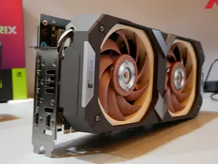 Asus GeForce RTX 4080 Noctua OC Edition은 시장에서 가장 두꺼운 그래픽 카드입니까?