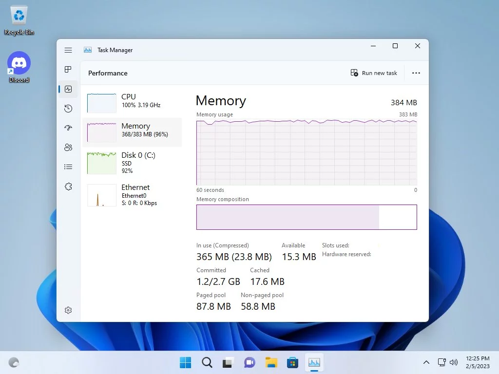 Windows 11 のカスタム ビルドに必要な RAM は、Google Chrome のタブよりも少なくて済みます